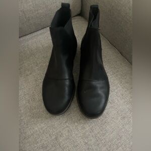 Sorel Boots - Stylish and Functional Footwear for Any Adventure!